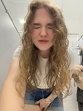 Snapshot of RussianWoman chatting on June 16, 2:22 am RussianWoman online show from June 16, 2:22 am