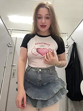 Snapshot of RussianWoman chatting on January 16, 3:43 am RussianWoman online show from January 16, 3:43 am