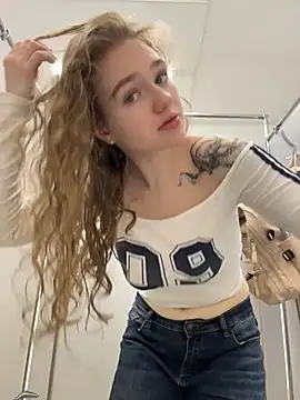 Snapshot of RussianWoman chatting on June 7, 2:28 am RussianWoman online show from June 7, 2:28 am