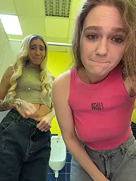 Snapshot of RussianWoman chatting on February 15, 3:18 am RussianWoman online show from February 15, 3:18 am