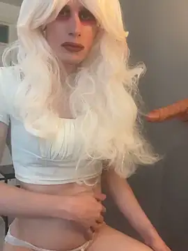 femboystella online show from January 7, 12:32 pm