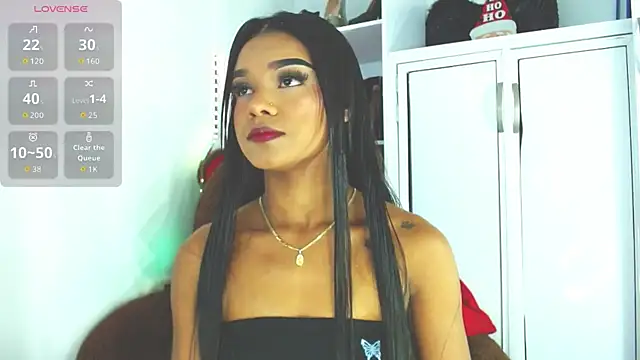 mia fernand online show from December 16, 3:27 pm