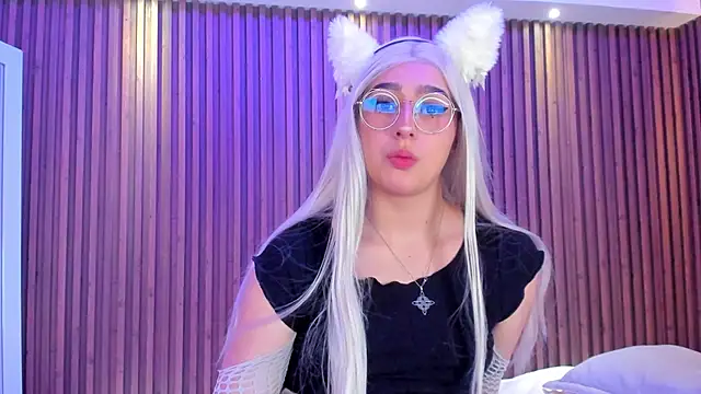 Snapshot of GabyRose9 chatting on May 17, 8:20 pm GabyRose9 online show from May 17, 8:20 pm