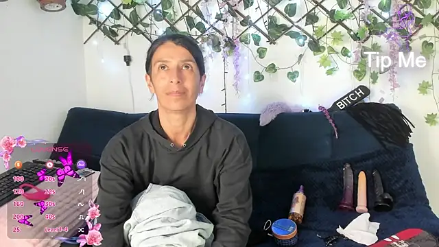 Eva moon5 online show from January 6, 8:02 pm