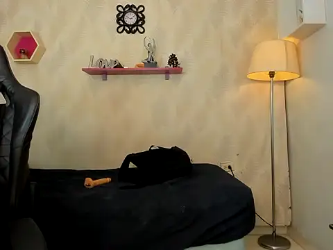 Snapshot of iam_milu19 chatting on November 18, 7:39 pm iam milu19 online show from November 18, 7:39 pm