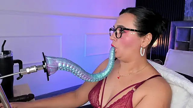 Snapshot of Sienarosewood chatting on June 19, 4:18 am Sienarosewood online show from June 19, 4:18 am