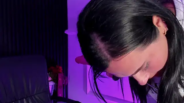 Sienarosewood online show from December 16, 3:44 am