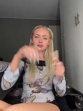 Snapshot of linafuntime chatting on November 25, 2:01 am linafuntime online show from November 25, 2:01 am