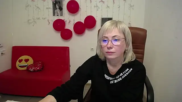 LaurenWishy online show from January 16, 1:04 pm