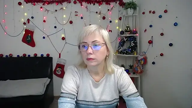 LaurenWishy online show from December 5, 11:53 am