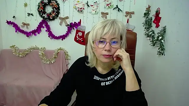 LaurenWishy online show from December 22, 12:05 pm