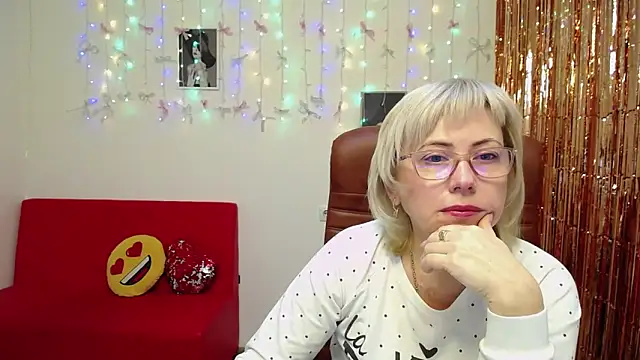 LaurenWishy online show from January 11, 6:20 am