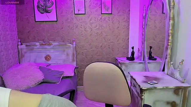 Isabela clk online show from November 19, 7:03 pm