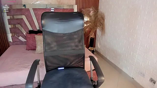 sarita castillo online show from November 26, 7:25 pm