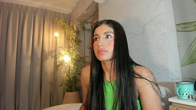 Snapshot of IsabelaStefano chatting on July 18, 3:48 am IsabelaStefano online show from July 18, 3:48 am