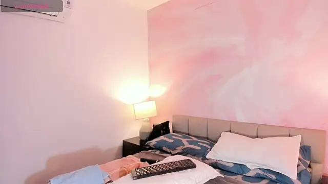 IsabelaStefano online show from April 9, 3:30 am