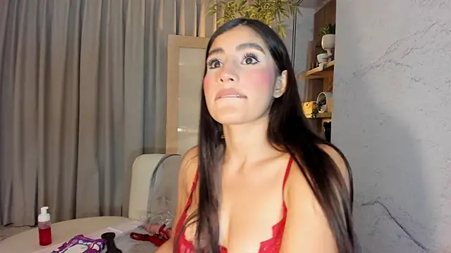 Snapshot of IsabelaStefano chatting on June 5, 3:33 am IsabelaStefano online show from June 5, 3:33 am