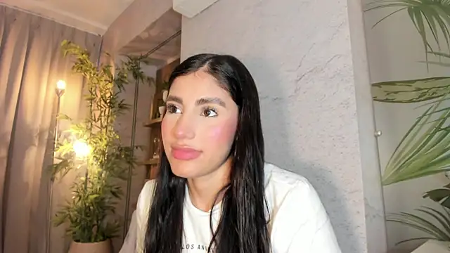 Snapshot of IsabelaStefano chatting on July 19, 3:59 am IsabelaStefano online show from July 19, 3:59 am