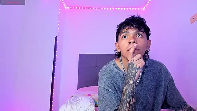 tessa  evans online show from February 6, 12:50 am