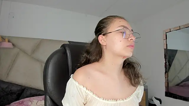 MarieTaylor  online show from December 14, 6:35 pm