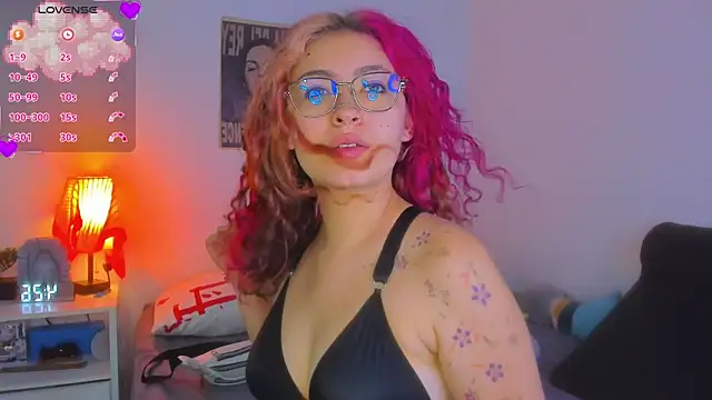 Snapshot of MarieTaylor_ chatting on June 29, 7:46 pm MarieTaylor online show from June 29, 7:46 pm