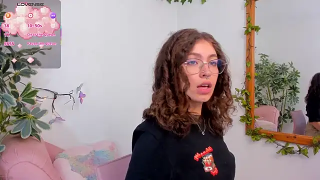 MarieTaylor  online show from March 31, 6:10 pm