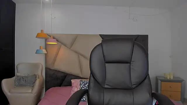 MarieTaylor  online show from February 25, 6:30 pm