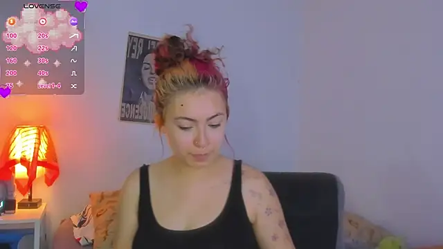Snapshot of MarieTaylor_ chatting on June 25, 8:14 pm MarieTaylor online show from June 25, 8:14 pm