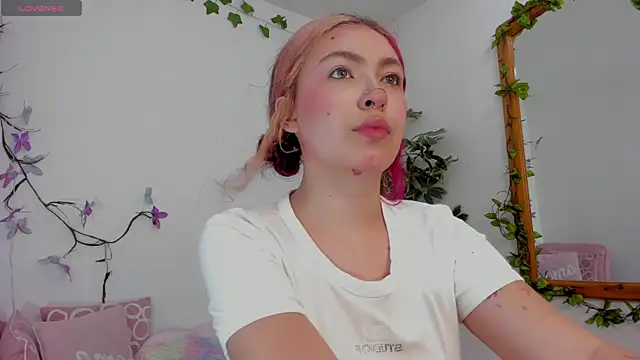 Snapshot of MarieTaylor_ chatting on July 8, 7:14 pm MarieTaylor online show from July 8, 7:14 pm