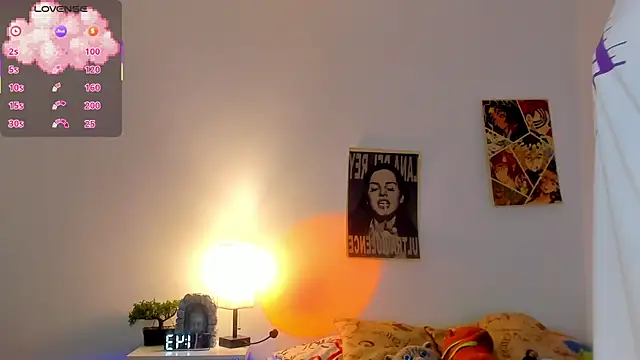 Snapshot of MarieTaylor_ chatting on May 4, 6:44 pm MarieTaylor online show from May 4, 6:44 pm