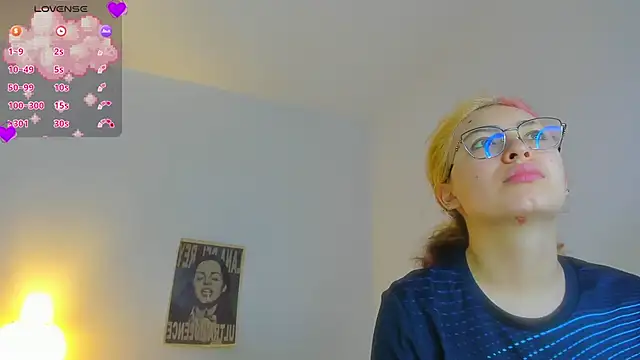 Snapshot of MarieTaylor_ chatting on May 25, 7:23 pm MarieTaylor online show from May 25, 7:23 pm