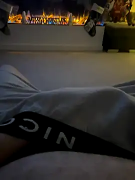 Snapshot of -bfc1882- chatting on December 1, 10:32 pm -bfc1882- online show from December 1, 10:32 pm