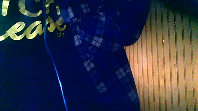 Snapshot of SeductiveIce69 chatting on December 20, 10:51 am SeductiveIce69 online show from December 20, 10:51 am