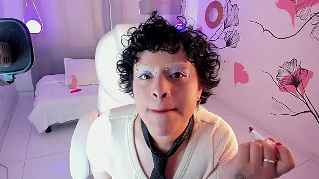 Alaska deluxe online show from December 15, 8:47 pm