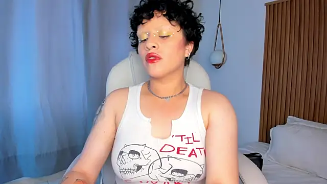 Alaska deluxe online show from January 10, 8:48 pm