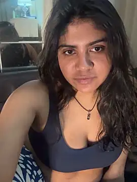 TiaBella  online show from April 13, 7:51 pm