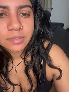 TiaBella  online show from April 15, 7:58 pm