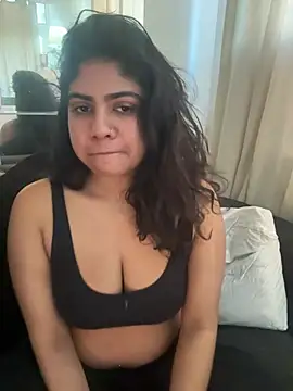 TiaBella  online show from February 25, 3:12 pm