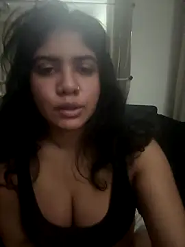 TiaBella  online show from December 22, 4:18 pm