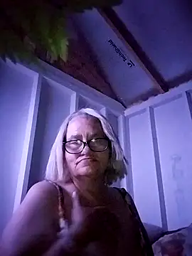 bella5757 online show from February 16, 2:32 am