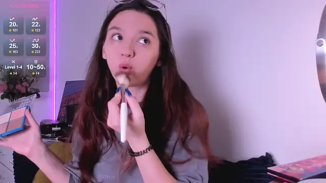 miabellee online show from December 23, 9:30 am