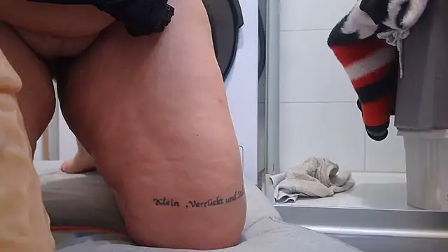 EheMilf Frankfurt online show from April 4, 11:55 pm