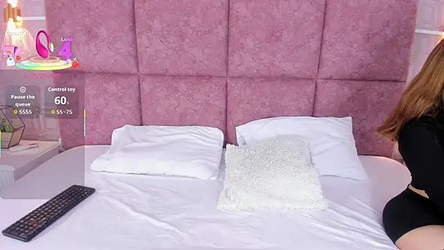 NathalieRoss1 online show from January 13, 9:52 pm