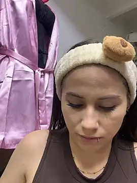 MiaWhiteBunny online show from May 5, 7:39 pm