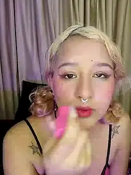 Snapshot of ahsly_Zam chatting on January 12, 3:24 am ahsly Zam online show from January 12, 3:24 am