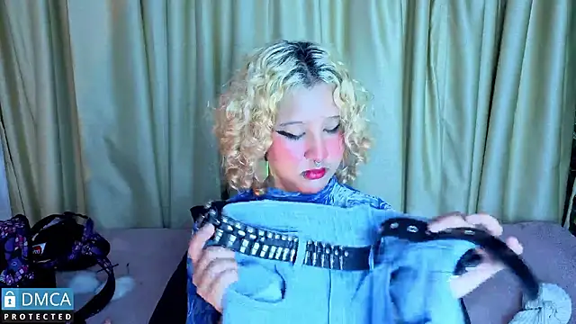 Snapshot of ahsly_Zam chatting on February 4, 3:01 am ahsly Zam online show from February 4, 3:01 am