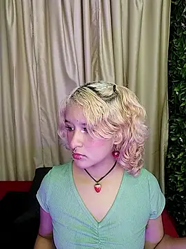 Snapshot of ahsly_Zam chatting on January 14, 3:10 am ahsly Zam online show from January 14, 3:10 am