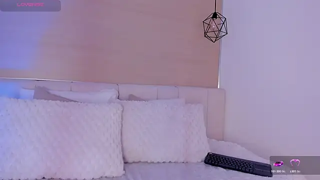 cleo johnson online show from November 29, 9:26 pm