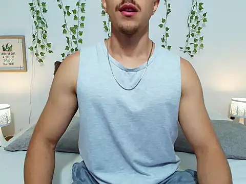 Snapshot of ray_Weeed chatting on November 28, 1:39 am ray Weeed online show from November 28, 1:39 am