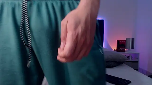 Snapshot of ray_Weeed chatting on November 29, 11:49 pm ray Weeed online show from November 29, 11:49 pm